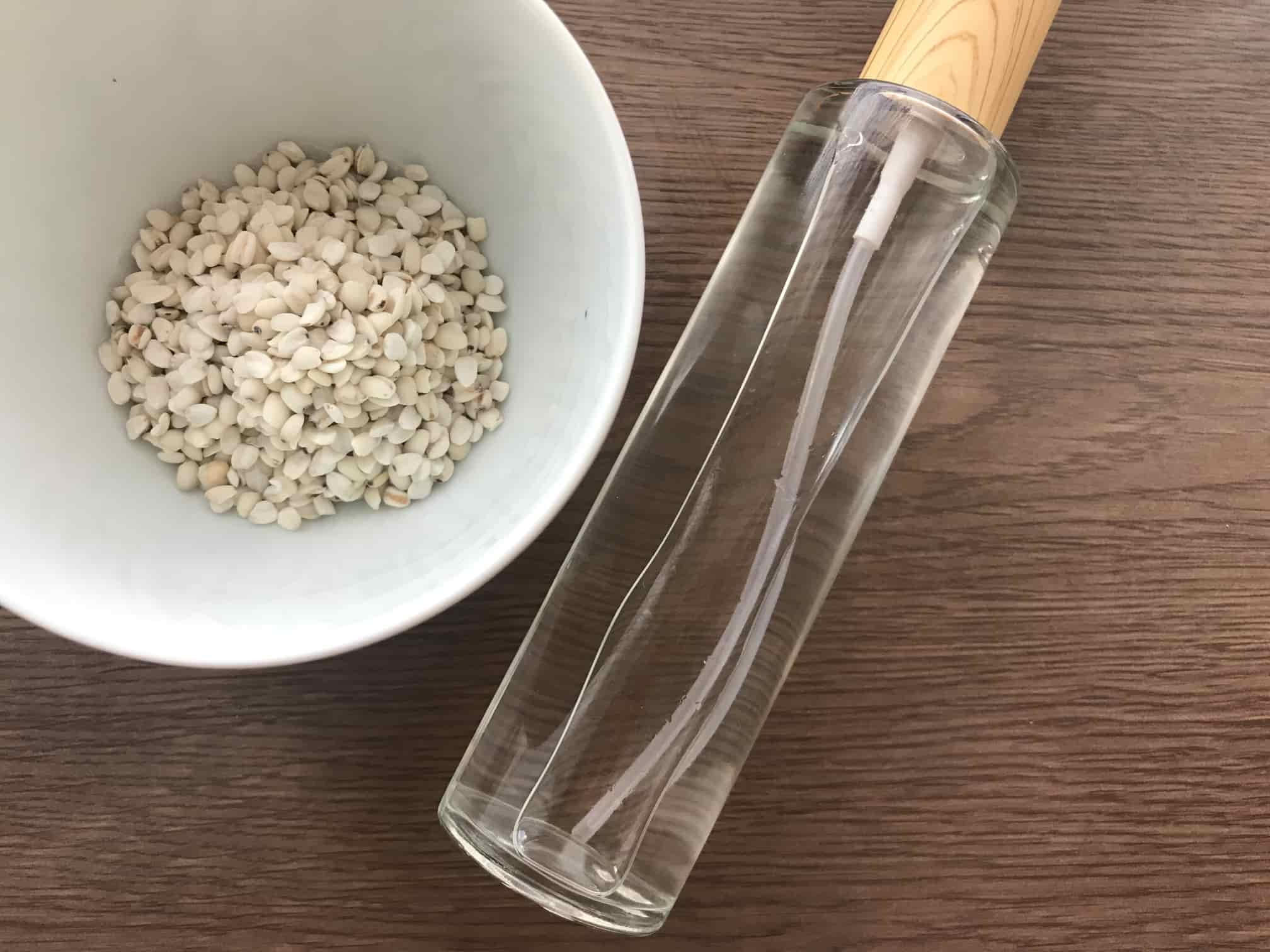 ハトムギと化粧水